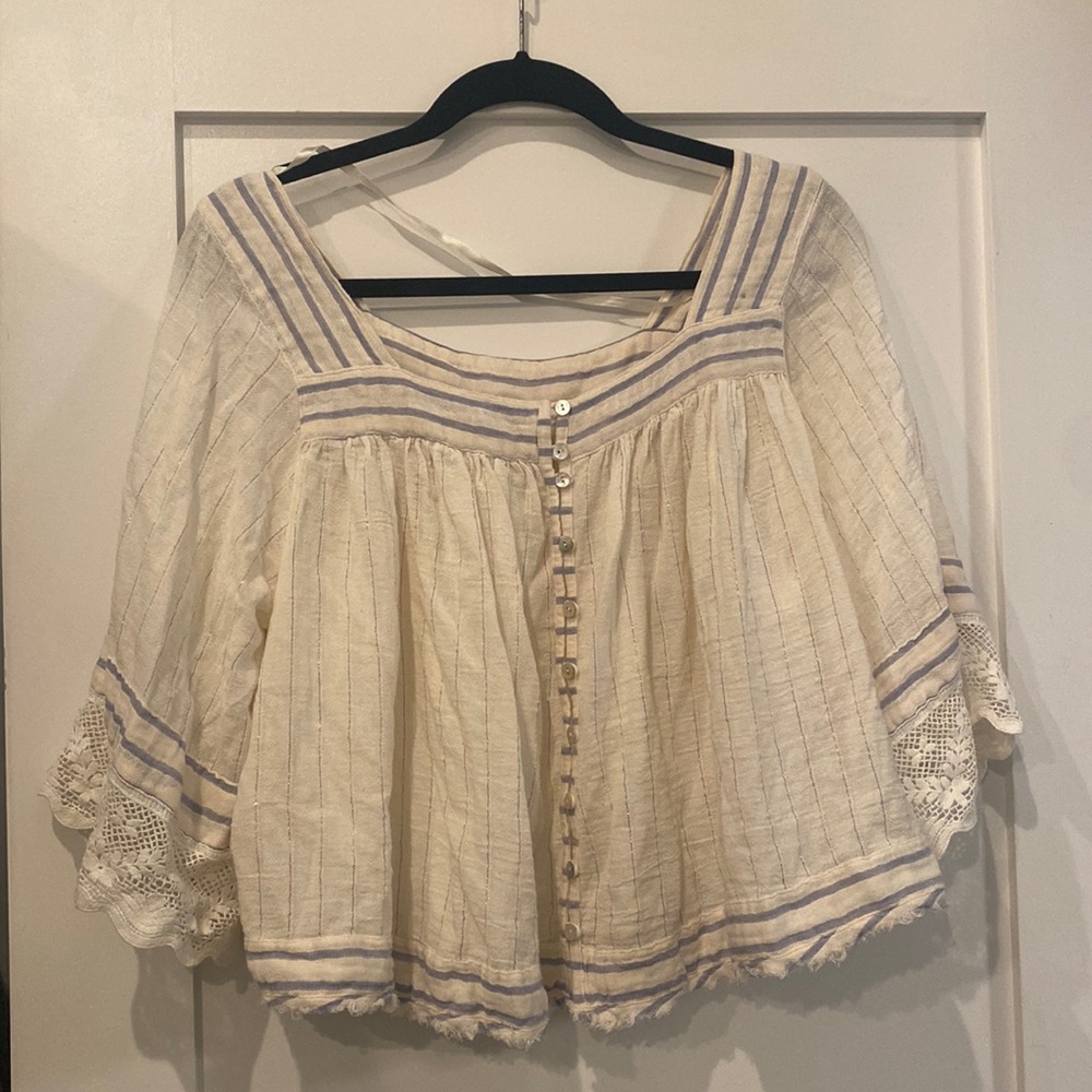 Free people beautiful off white and multi color top